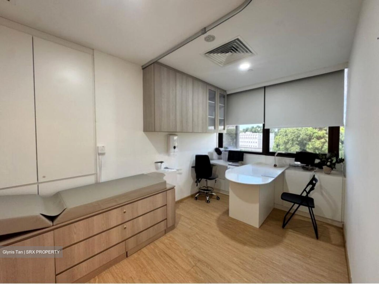 Gleneagles Hospital (D10), Retail #496692641